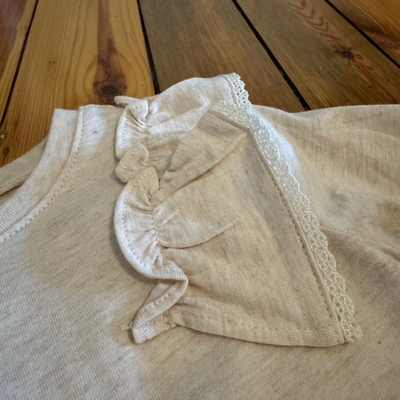 Kids Cream Ruffle Set - Picture 2 of 4